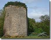 Ruined tower, La Cheze castle